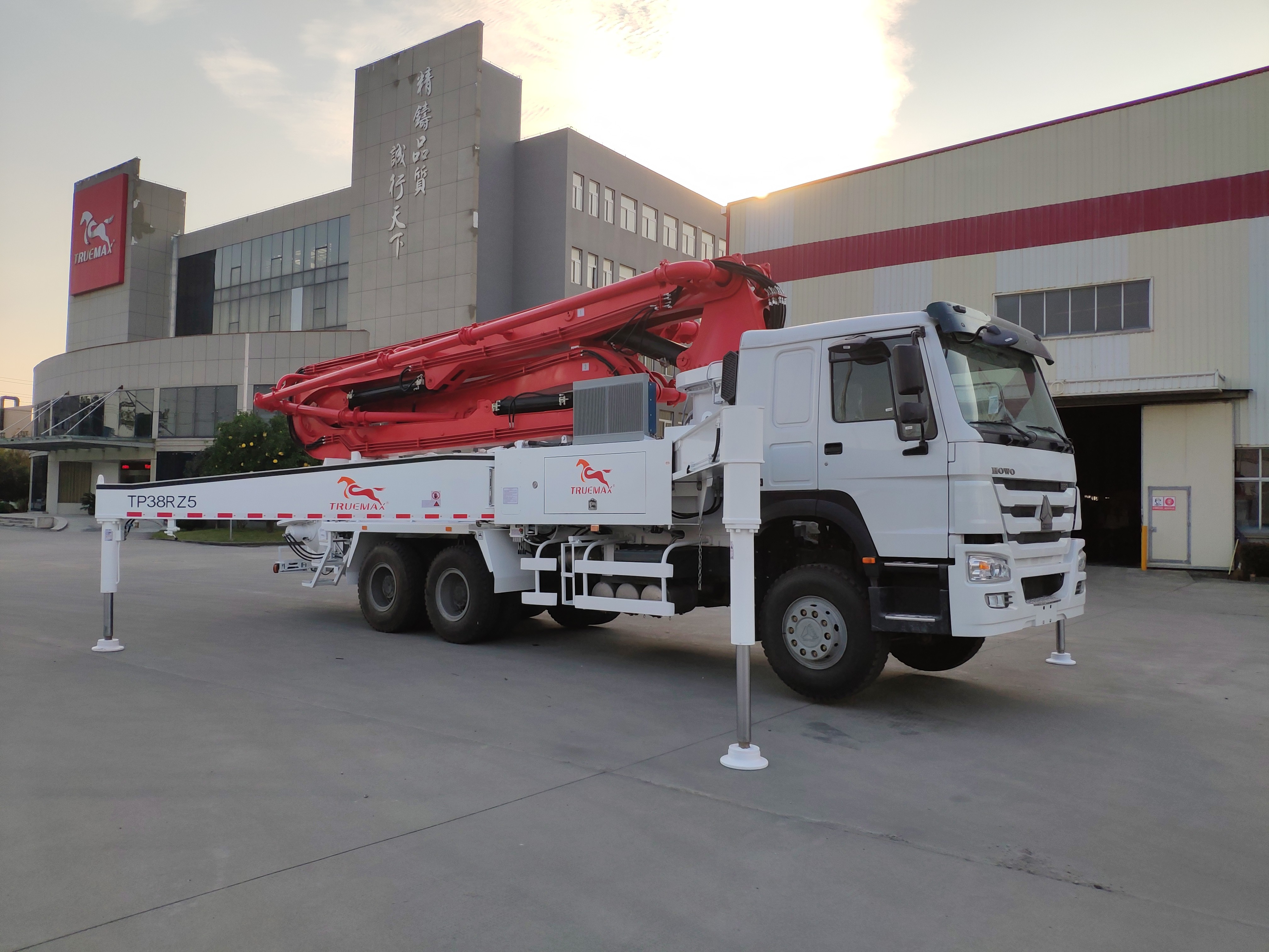 混凝土泵車(chē) 混凝土泵車(chē)